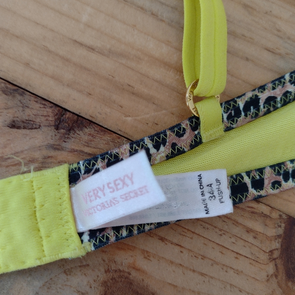 Victoria's Secret Vintage Yellow Very Sexy Push Up Bra with Graphic Size 34A - Picture 3 of 7